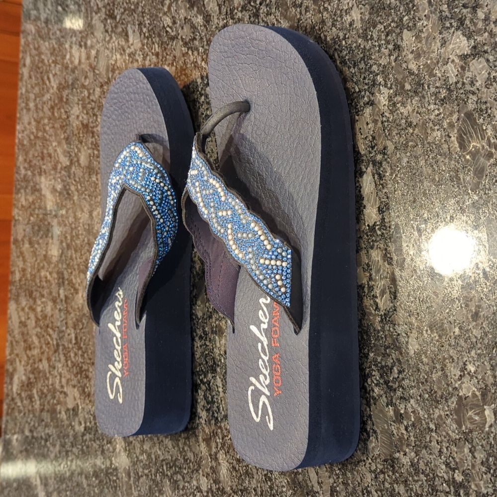 Skechers Navy Blue Yoga Foam Flip Flops Size 9 - Picture 2 of 8